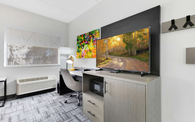 La Quinta Inn & Suites by Wyndham Jacksonville Mandarin