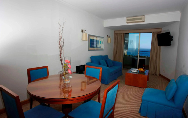 Madeira Regency Cliff