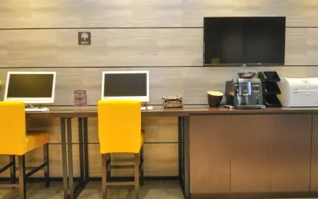 Ease Hotel (Kunming high tech Zone store)