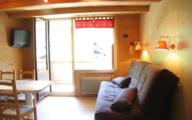 PARNASSE 203 La Clusaz skis aux pieds