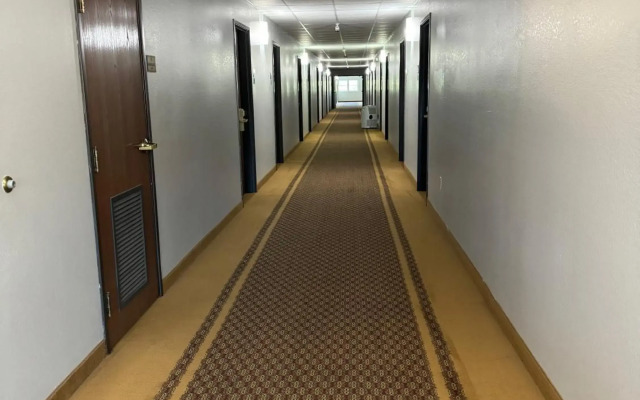 Star City Inn & Suites
