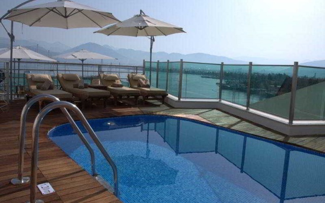 Alesta Yacht Hotel