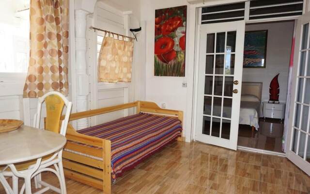 Apartment With one Bedroom in Le Gosier, With Furnished Terrace and Wifi - 3 km From the Beach