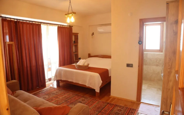 Istlada Tas Ev Apart