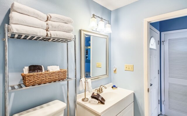 Sandpiper Cove 8229 Studio Bedroom Condo by RedAwning