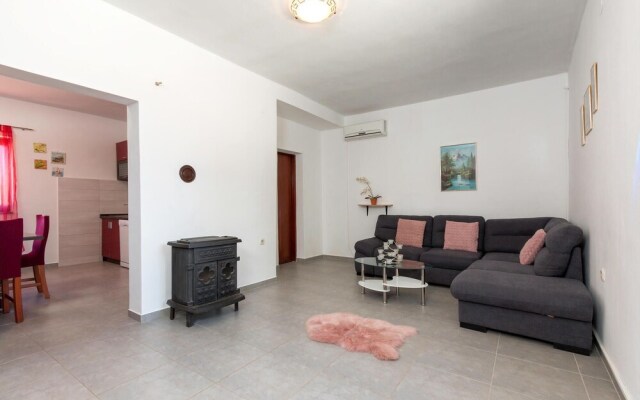 Nice Home in Sikici With Wifi and 2 Bedrooms
