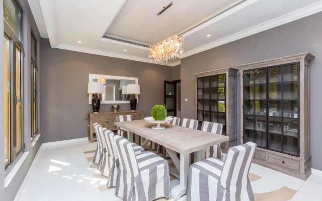 Maison Privee - Prvt Pool & Beach Access in Luxury Palm Jumeirah 6BR Villa