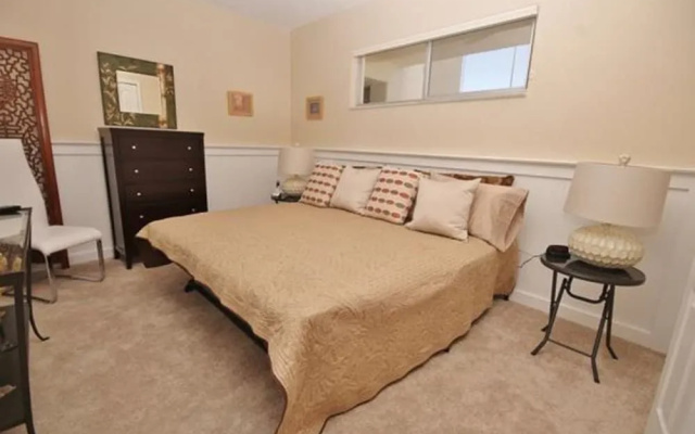 Golden Arms 610 Apartment 2