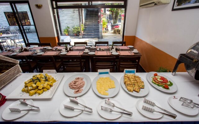 Hotel Barahi Pokhara