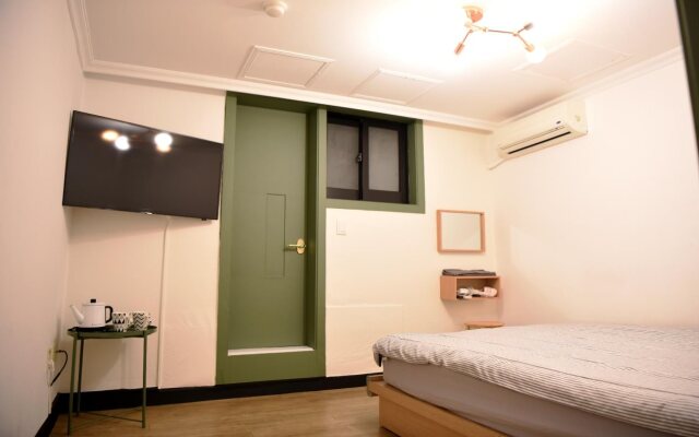 Namsan Forest Guesthouse