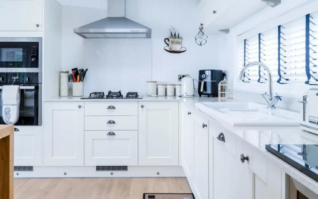 Shearwater 30 - 2 Bedroom Lodge - Summerhill