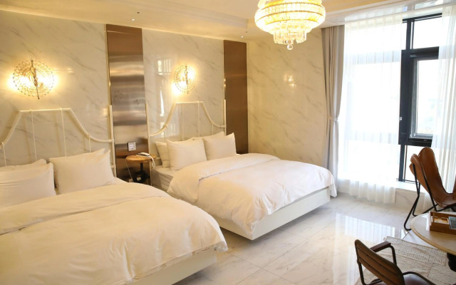 February Hotel The Signature Dongseongro