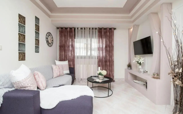 'The Ivory' House Project In Athens