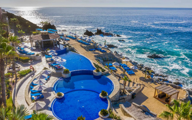 Hacienda Encantada Resort & Residences