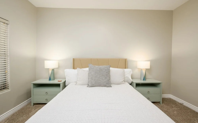 Villa Desert Ridge 2 Bedroom Condo by RedAwning