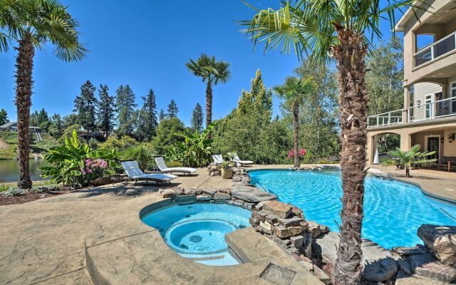 Luxe Getaway w/ Riverfront Views in Grants Pass!