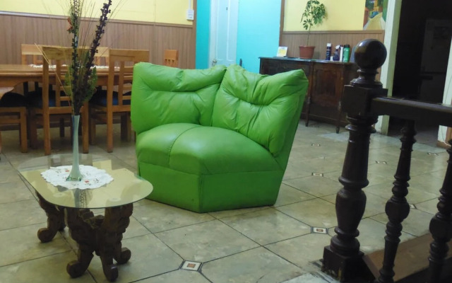 Hostal Tricontinental