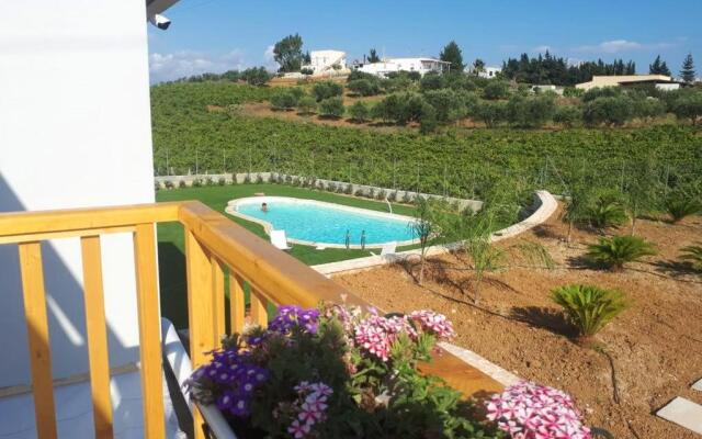 4 bedrooms villa with sea view shared pool and furnished garden at Alcamo 4 km away from the beach