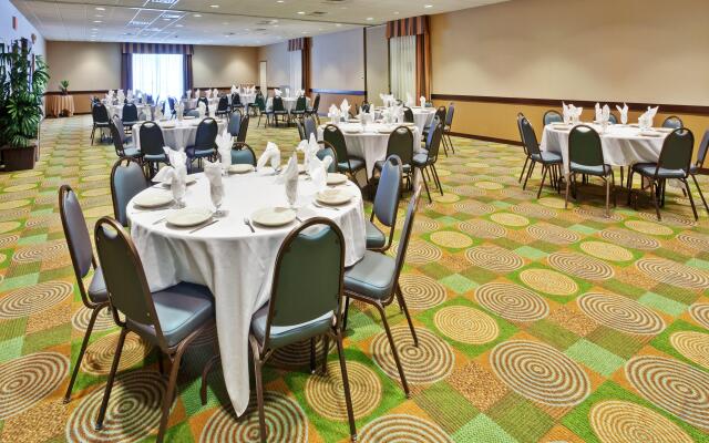 Holiday Inn Bloomington-University Area by IHG