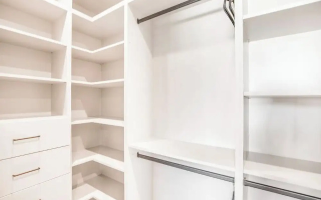 Villa Camellia - Charming 5 BR Home in the Heart of Studio City