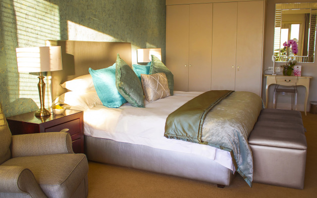 The Clarendon - Bantry Bay