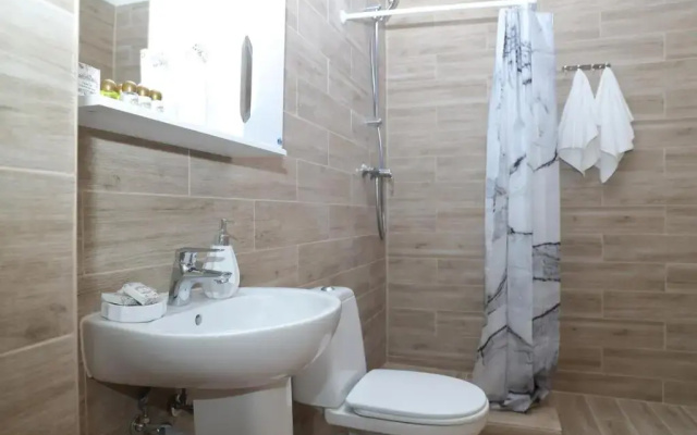 Lastivka Guest House
