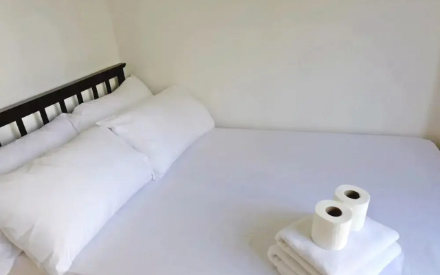 Forbeswood Heights 2BR by Stays PH