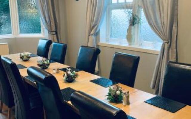 Navaar House