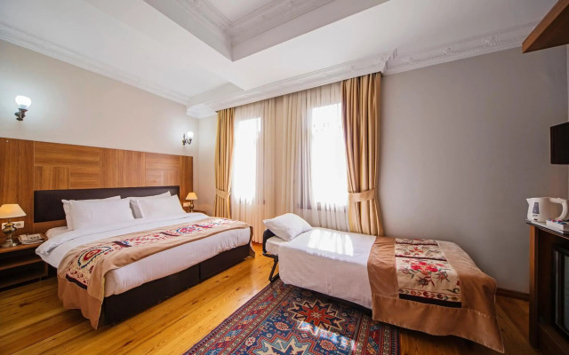 Hippodrome Hotel