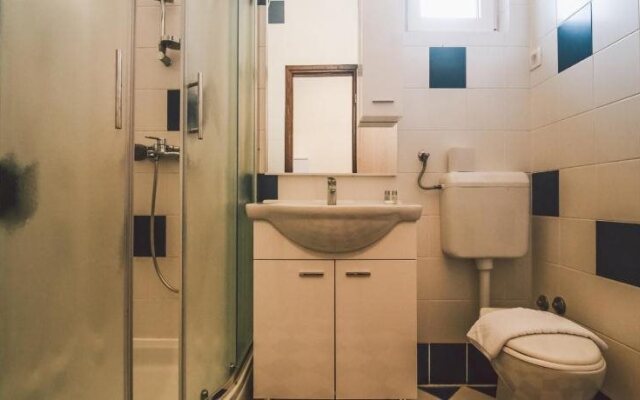 Moon Rocks Hostel