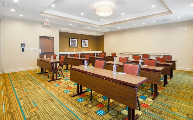 Hampton Inn & Suites Dallas/Frisco North-FieldhouseUSA