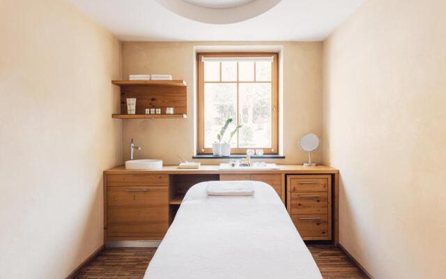 Alpenpalace Luxury Hideaway & Spa Retreat