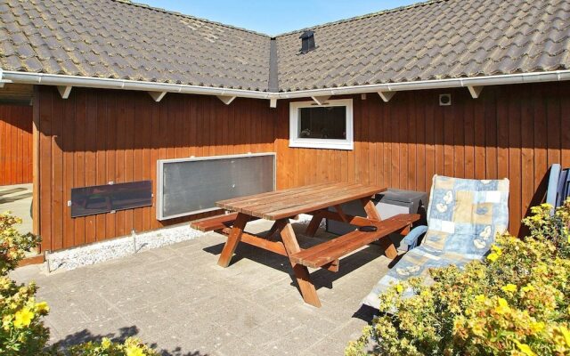 Cosy Holiday Home in Hemmet Near Sea