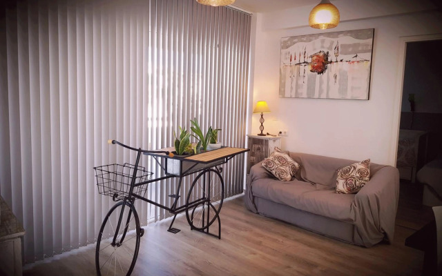 Lolita's house torre del oro