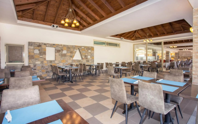 Kouros Palace Hotel