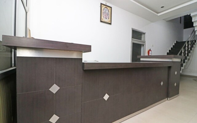 Hotel Ojus Tower by OYO Rooms
