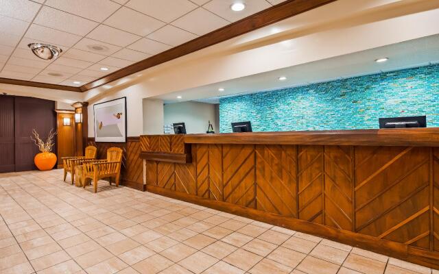 Airport Honolulu Hotel, Trademark Collection by Wyndham