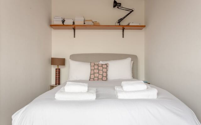 Stylish 2 Bedroom Flat in Southwark