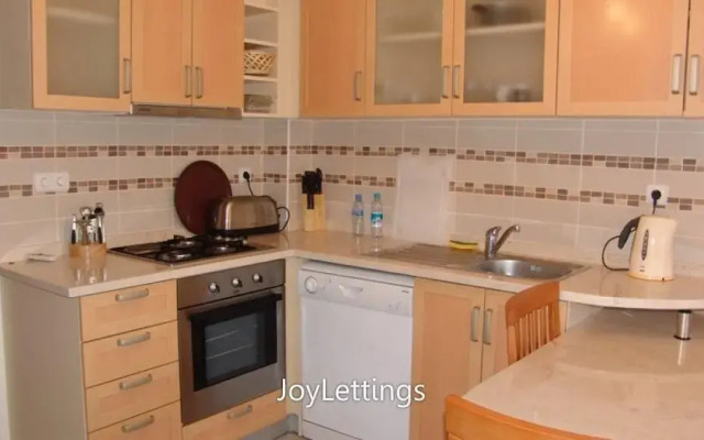 Villa LG12 by JoyLettings