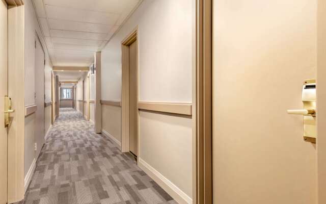 Travelodge by Wyndham Richmond Hill