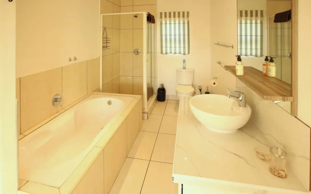 Sa-Ais, Langebaan 6-sleeper