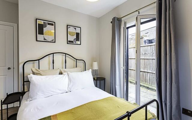 Gorgeous Roehampton Flat