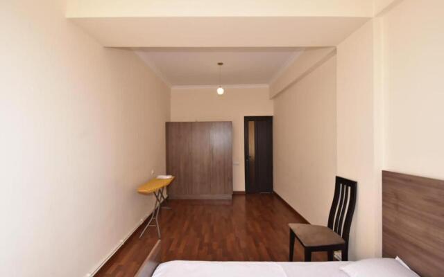 Mashtoc33 New apartment Yerevan center