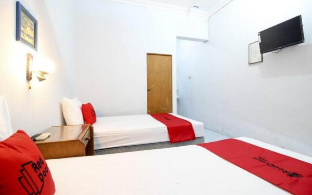 RedDoorz Syariah @ Jalan Menteri Supeno