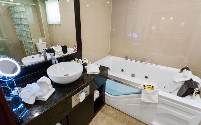 Best Western Plus Belize Biltmore Plaza