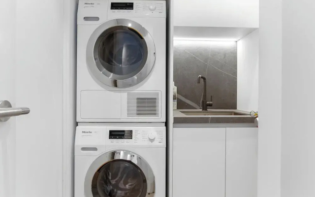 France Street Apartments by Urban Rest