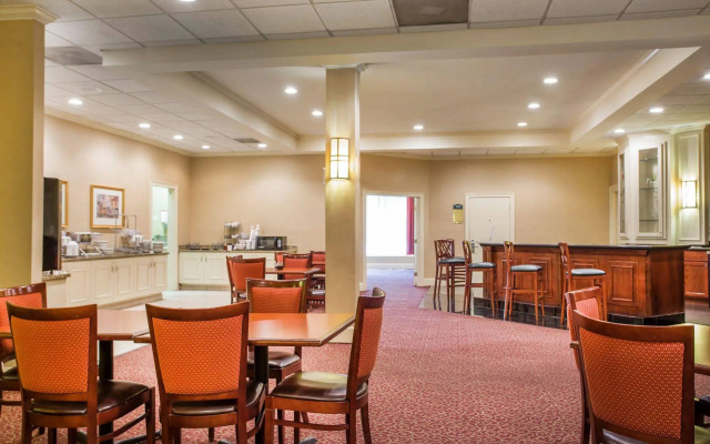 Budgetel Inn & Suites Atlanta