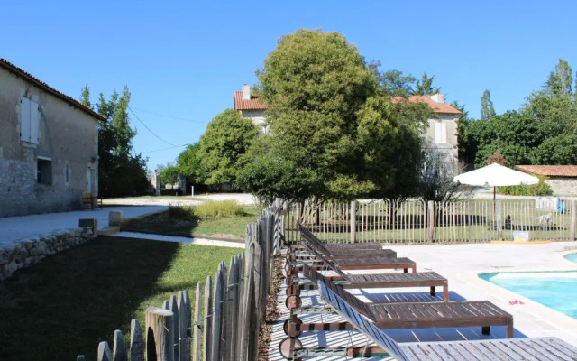 Le Petit Chateau Servanches