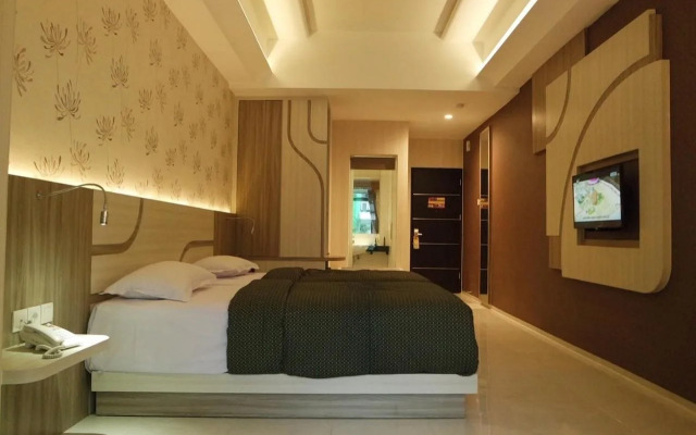 Dewarna Hotel & Convention