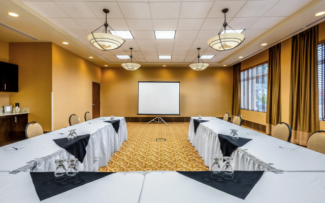 Best Western Sunrise Inn & Suites